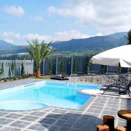 Osmond Villa Resort Lembang Εξωτερικό φωτογραφία