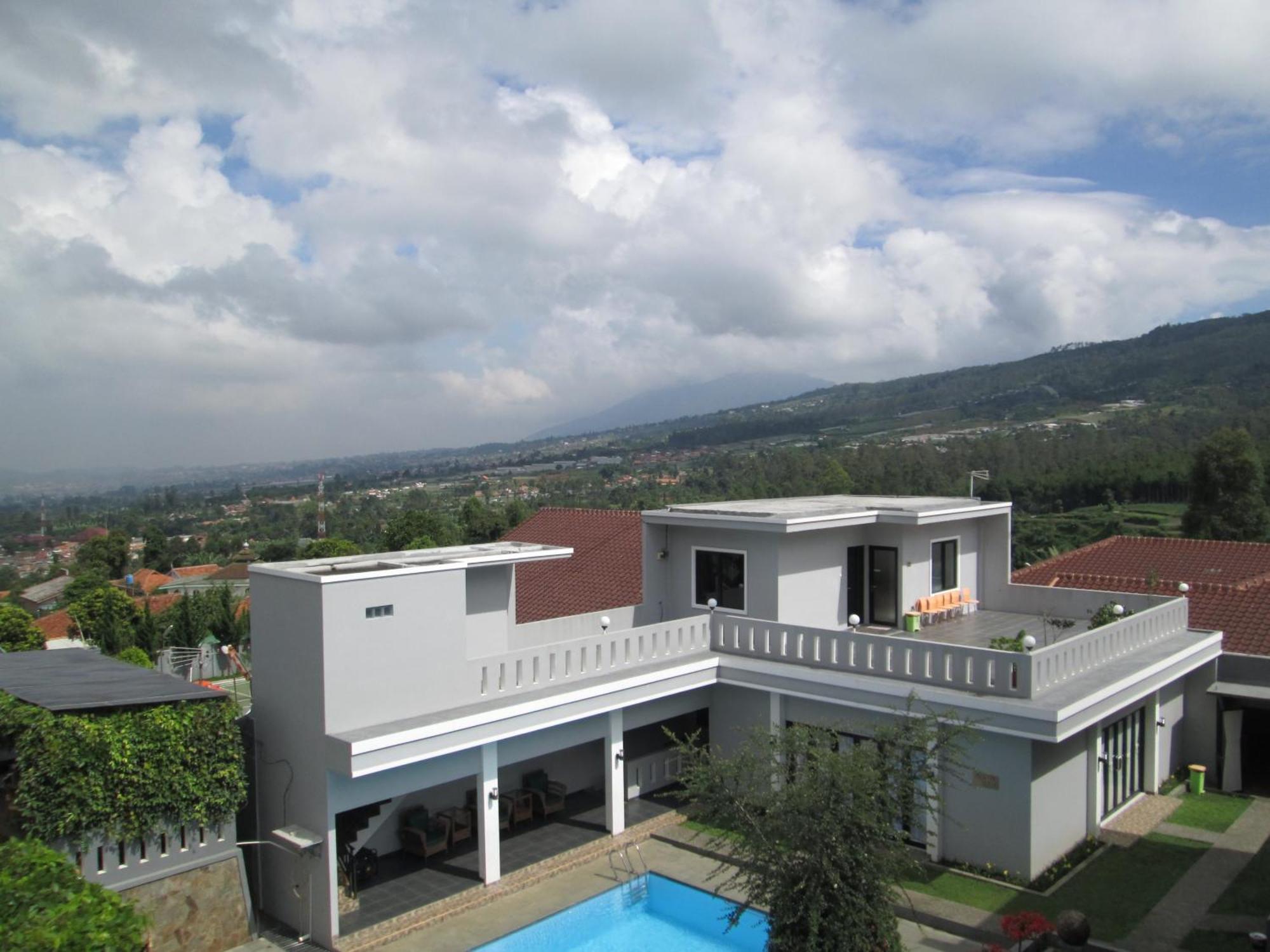 Osmond Villa Resort Lembang Εξωτερικό φωτογραφία
