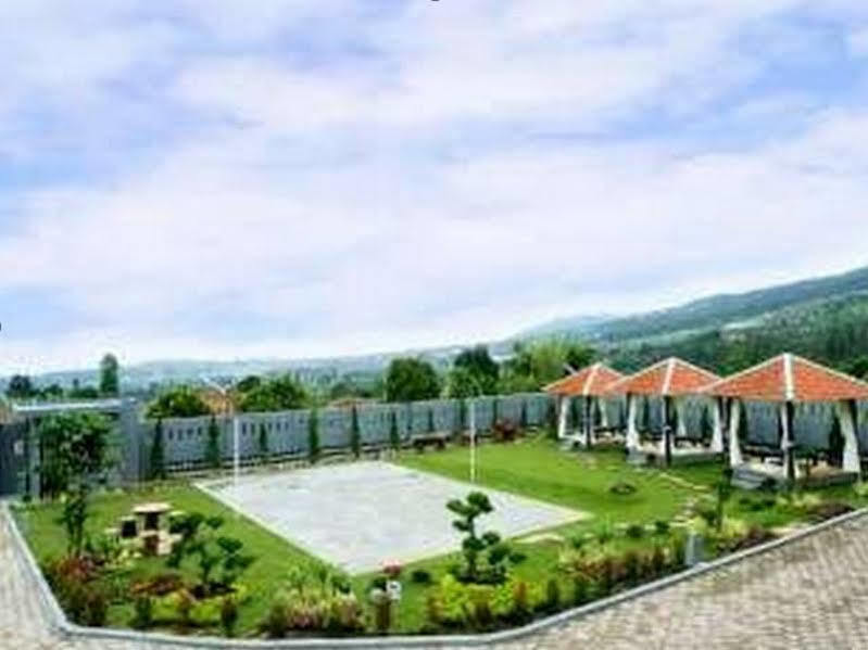 Osmond Villa Resort Lembang Εξωτερικό φωτογραφία